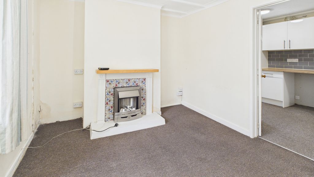 Property photo 2 of 7 Gallery