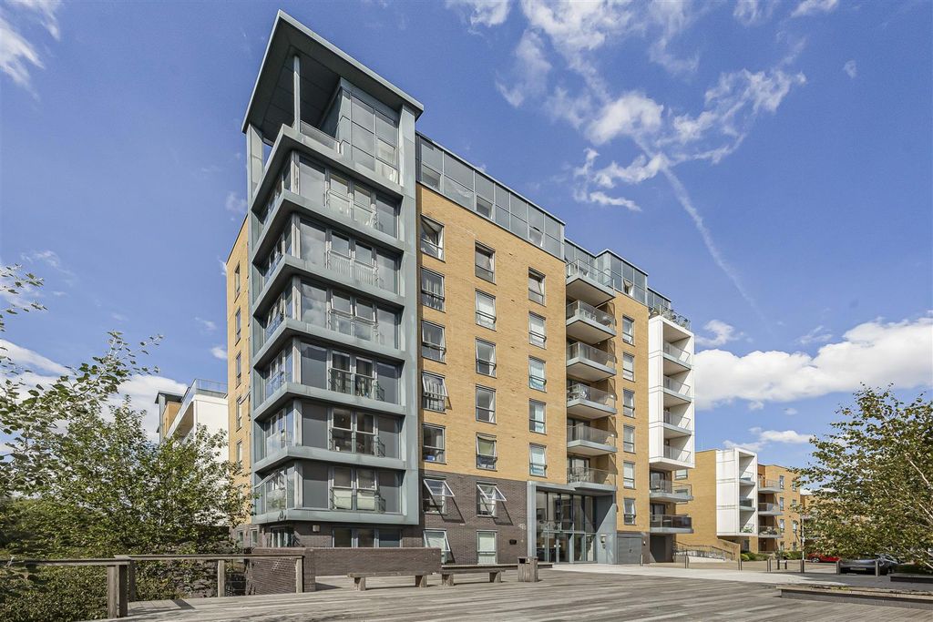 Property photo 2 of 12