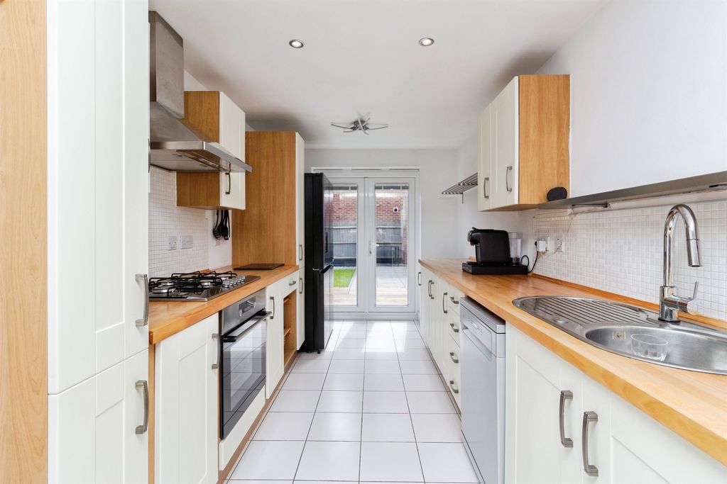 Property photo 2 of 12