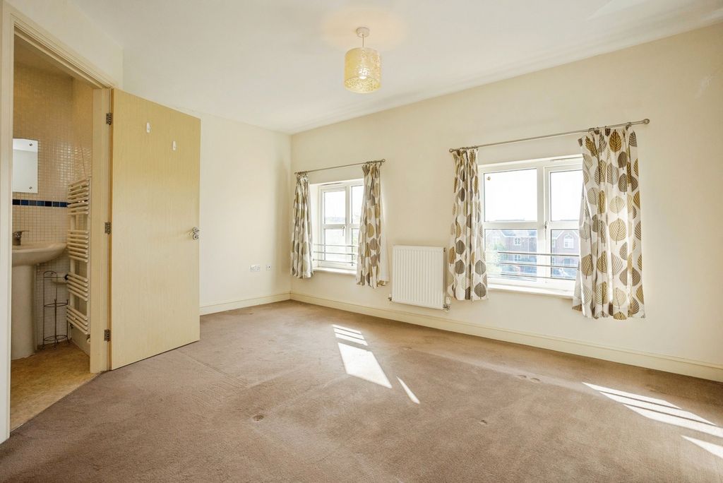 Property photo 3 of 19 Pbox-Img.Jpg