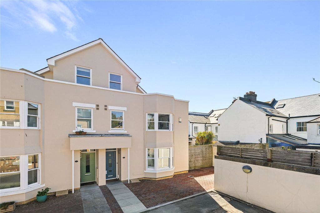 Property photo 1 of 33 Picture No. 28