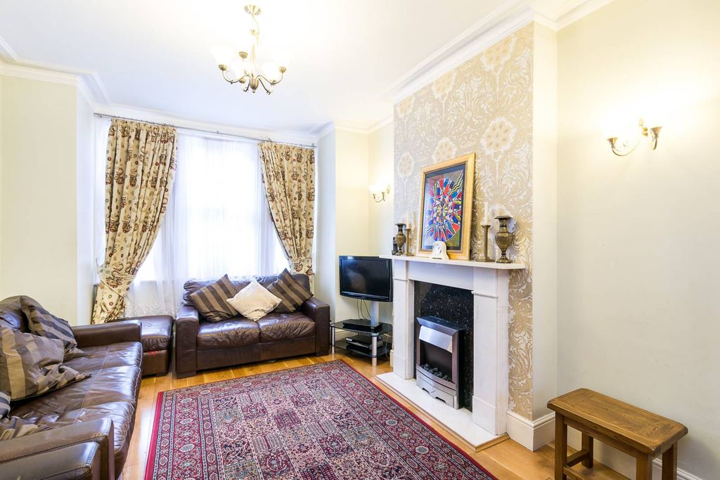 Property photo 3 of 17