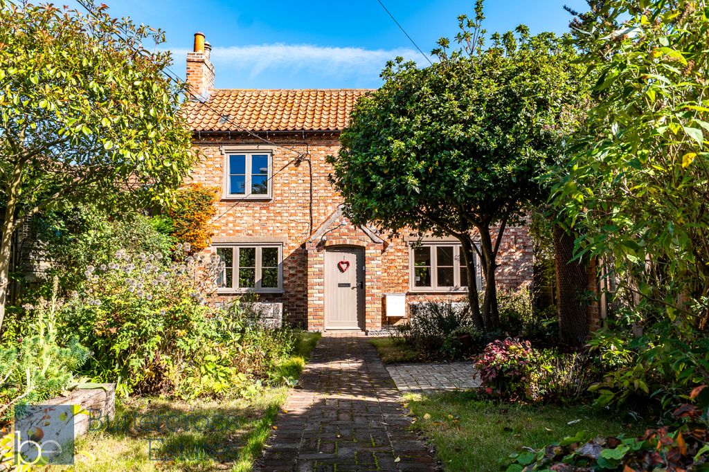 Property photo 1 of 38 Nocton Cottage