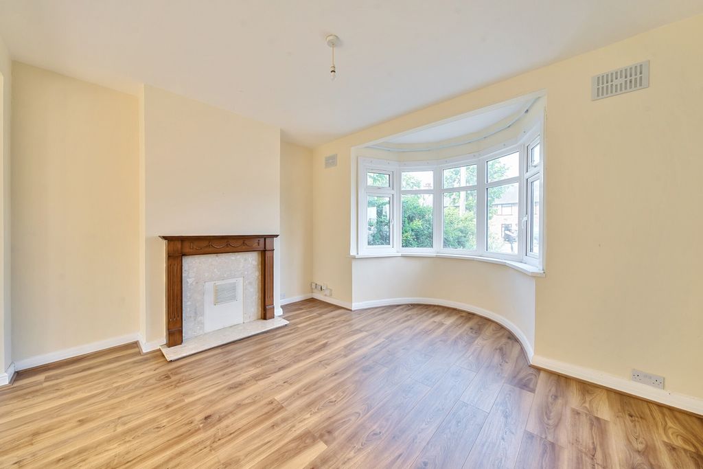Property photo 2 of 20 1300167-19-682Dfe...