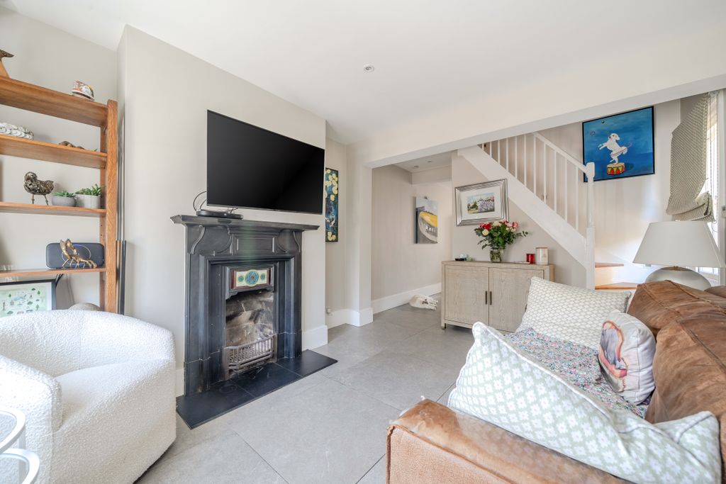 Property photo 3 of 7