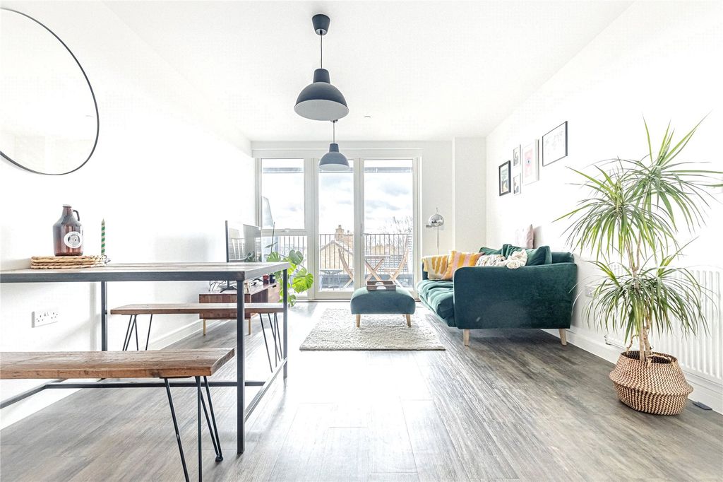 Property photo 1 of 14 Picture No. 05