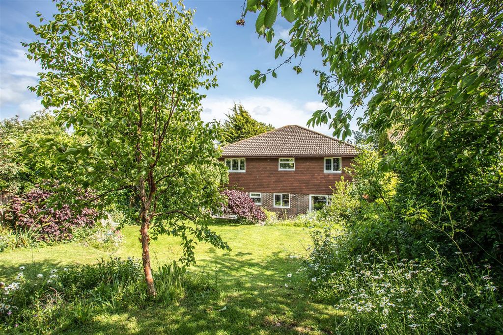Property photo 1 of 40 Walnut Grove67.Jpg