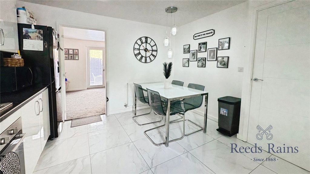 Property photo 3 of 14 Picture No. 34