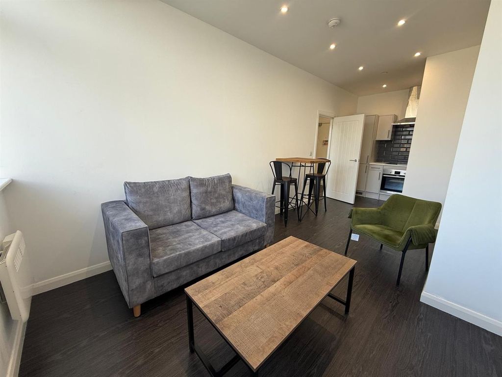 Property photo 3 of 8