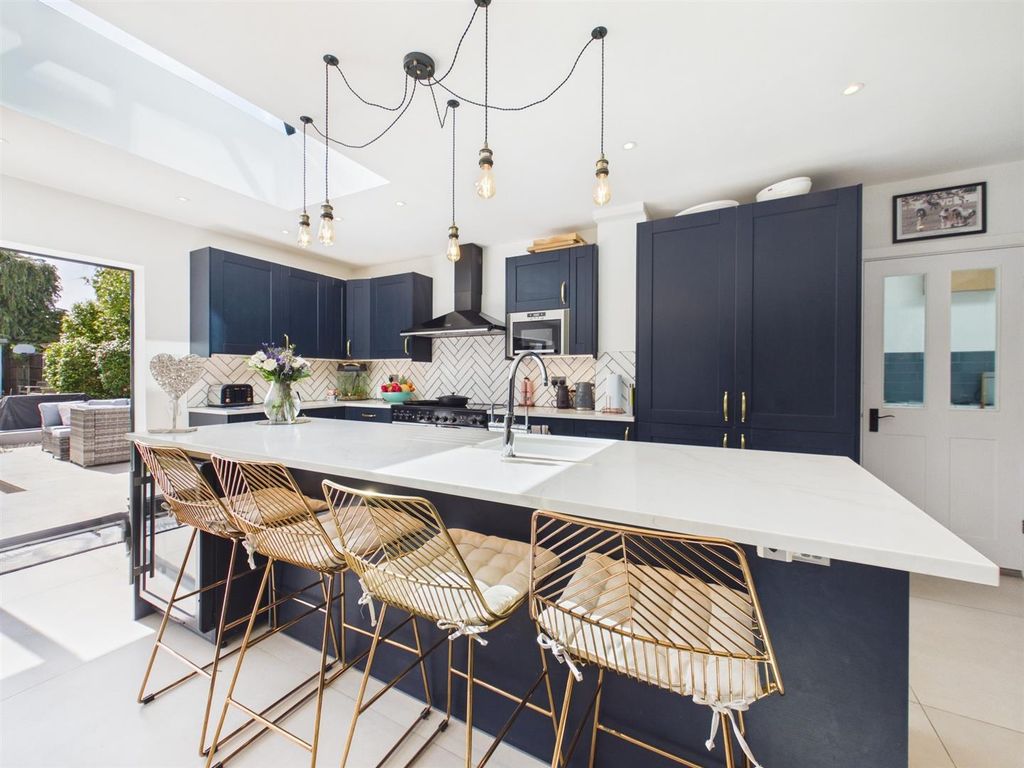 Property photo 3 of 22 Cam05080G0-Pr0336-Still019.Jpg