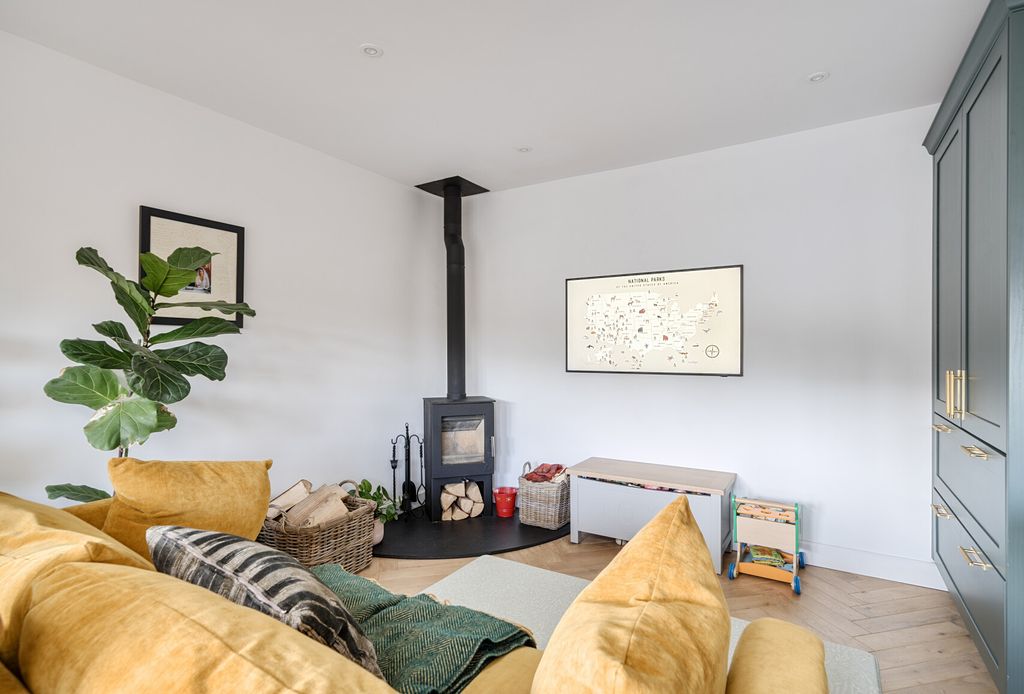 Property photo 2 of 20 Snug