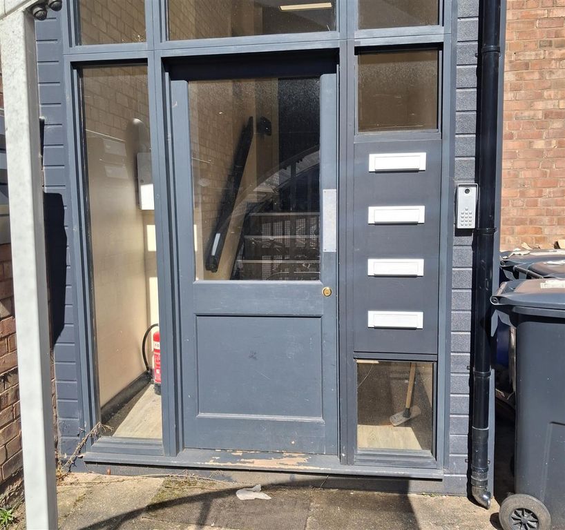 Property photo 3 of 15 Communal Entrance To Building