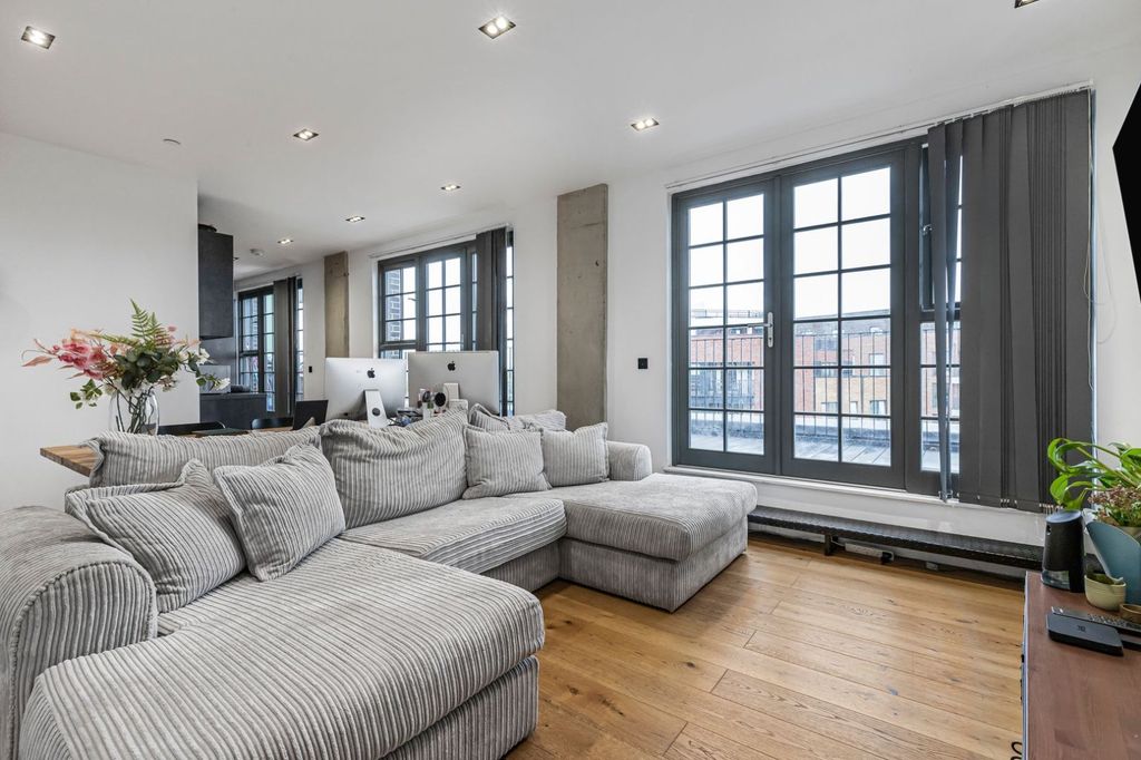 Property photo 1 of 11 Picture No. 15