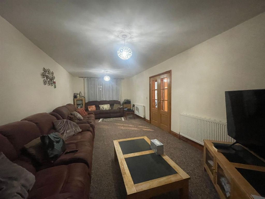 Property photo 2 of 14 Living Room