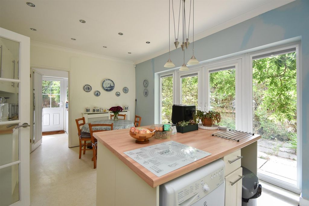 Property photo 3 of 27 Kitchen/Diner
