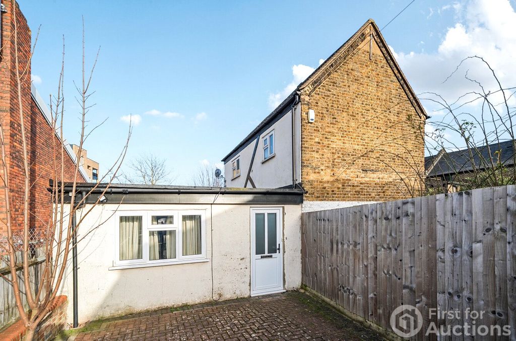 Property photo 2 of 12 1