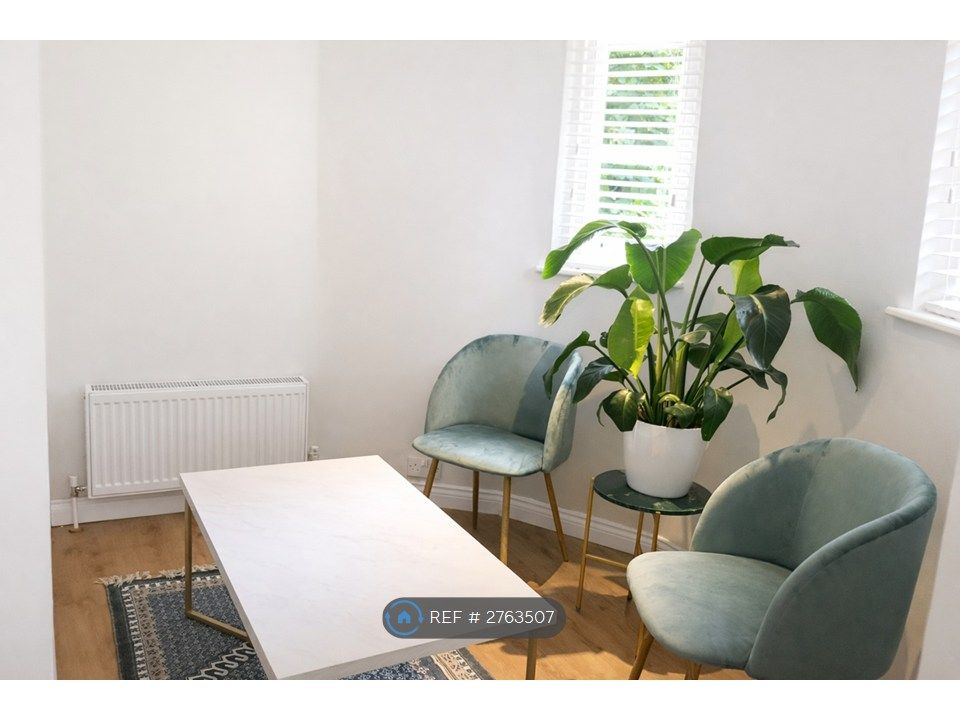 Property photo 3 of 8 Bedroom Bay