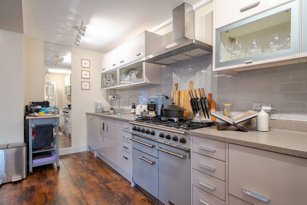 Property photo 3 of 18 Picture 3