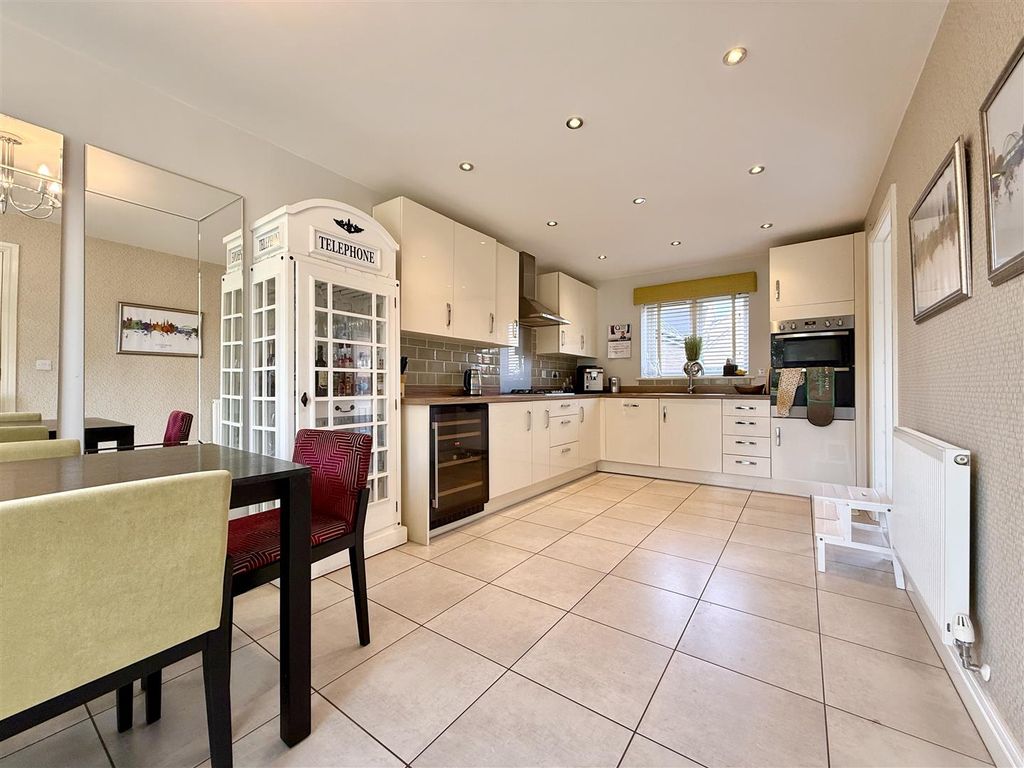 Property photo 3 of 28 3