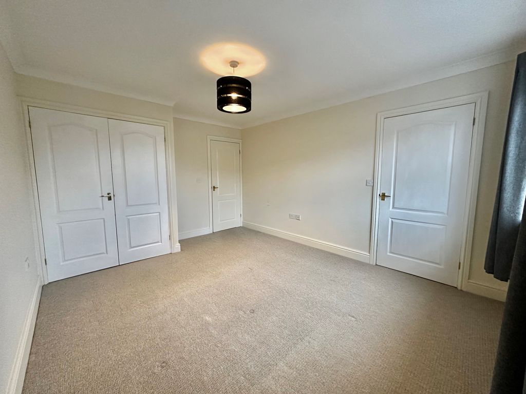 Property photo 3 of 5 Bedroom 2