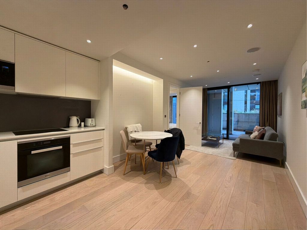 Property photo 1 of 10 Photo 3