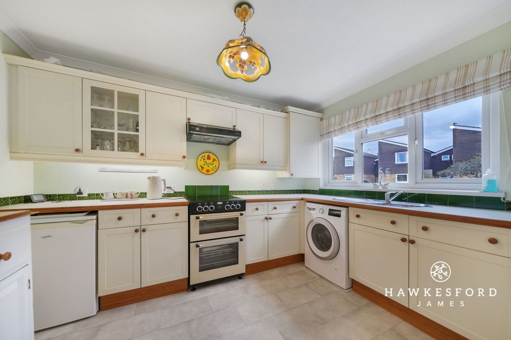 Property photo 3 of 21 Peregrine Drive, Sittingbourne - Kitchen