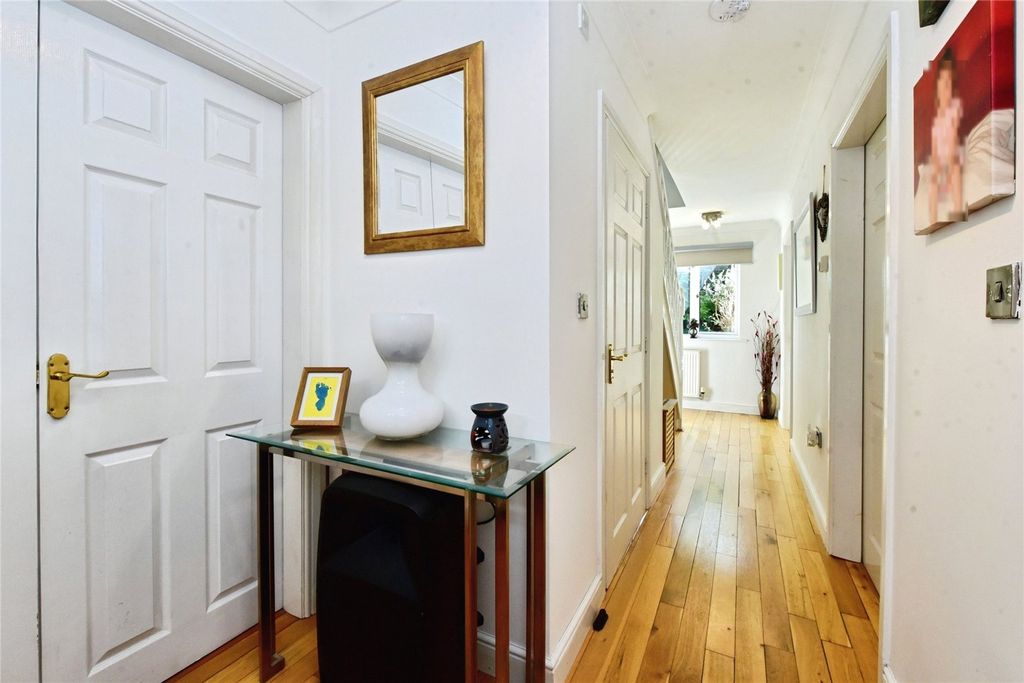 Property photo 2 of 23 Picture No. 20