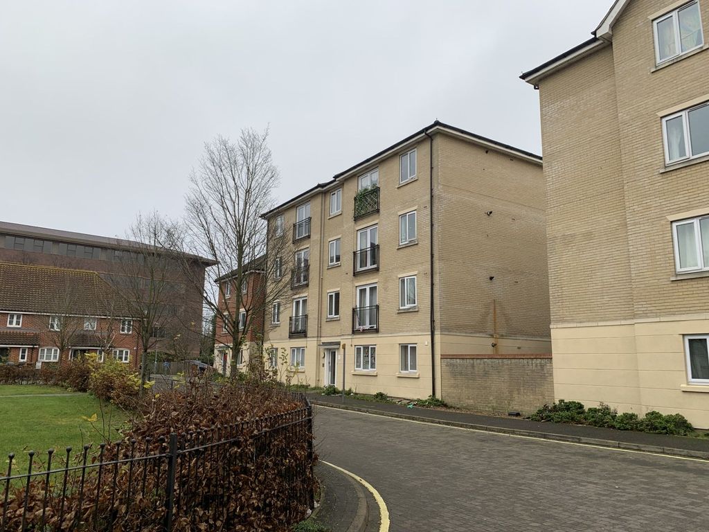 Property photo 1 of 9 Photograph 2