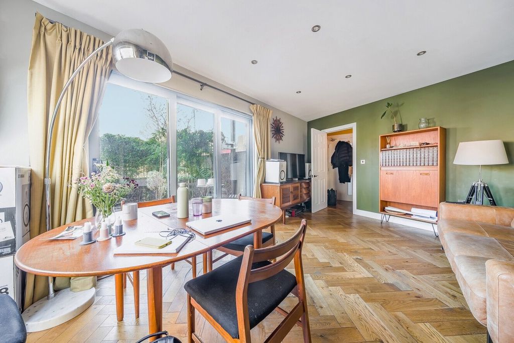 Property photo 1 of 17 Picture No. 23