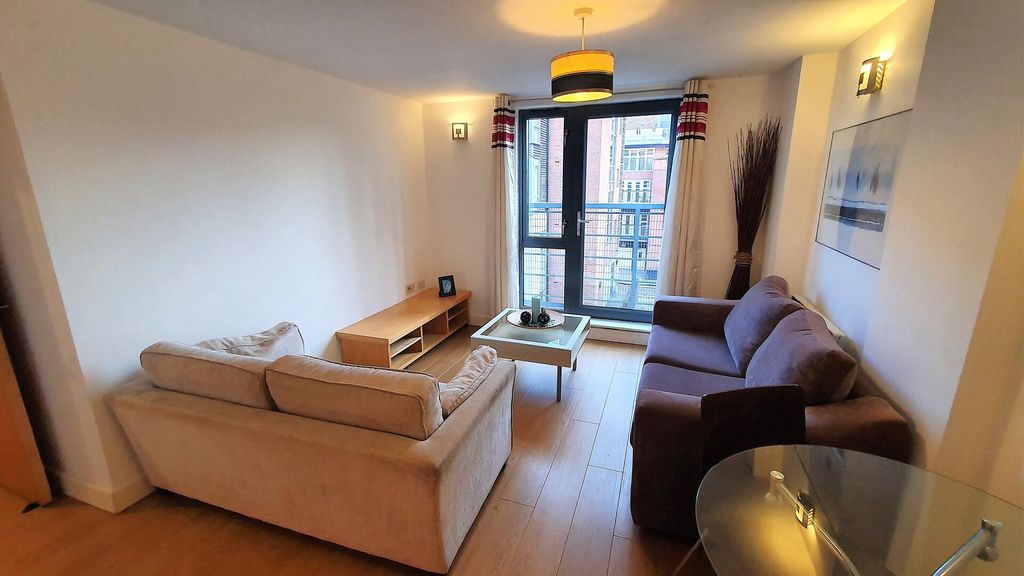 Property photo 3 of 33 Living Room