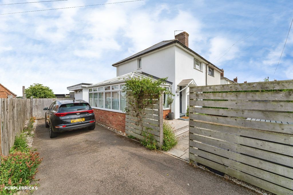 Property photo 2 of 25