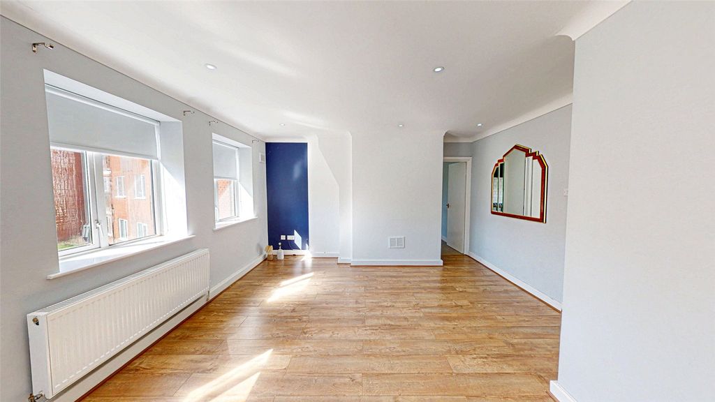 Property photo 3 of 10 Picture No. 09