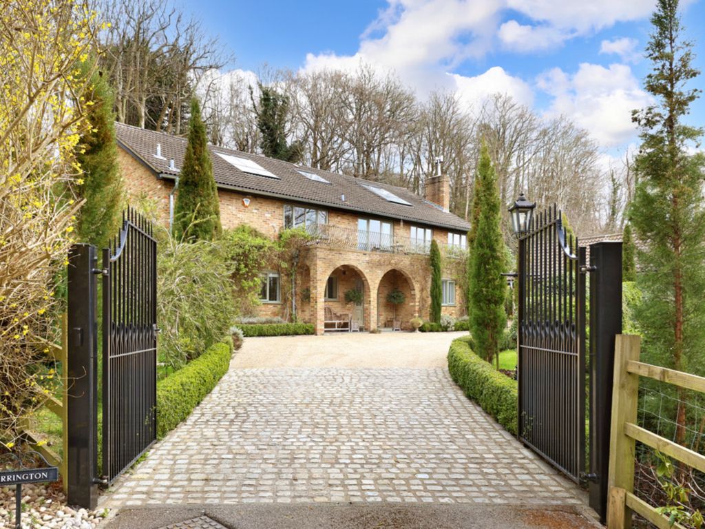 Property photo 2 of 19