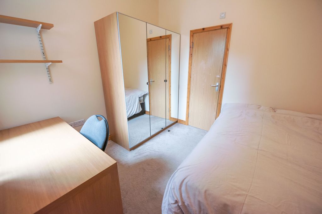 Property photo 2 of 9 Photo 1