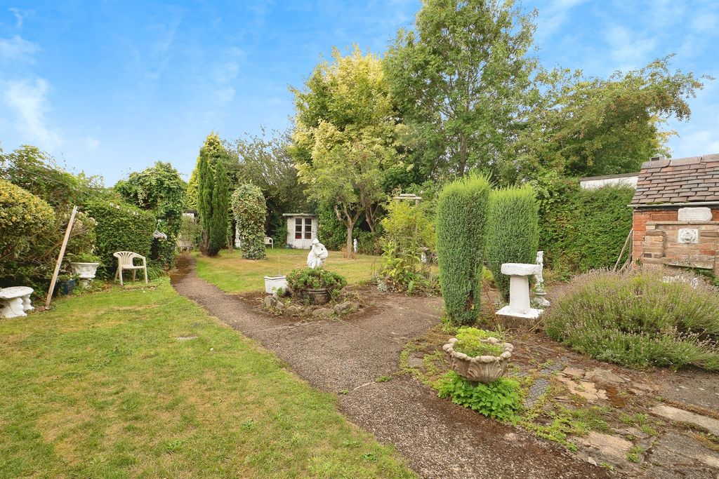 Property photo 2 of 17
