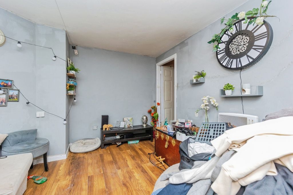 Property photo 3 of 9 Pbox-Img.Jpg