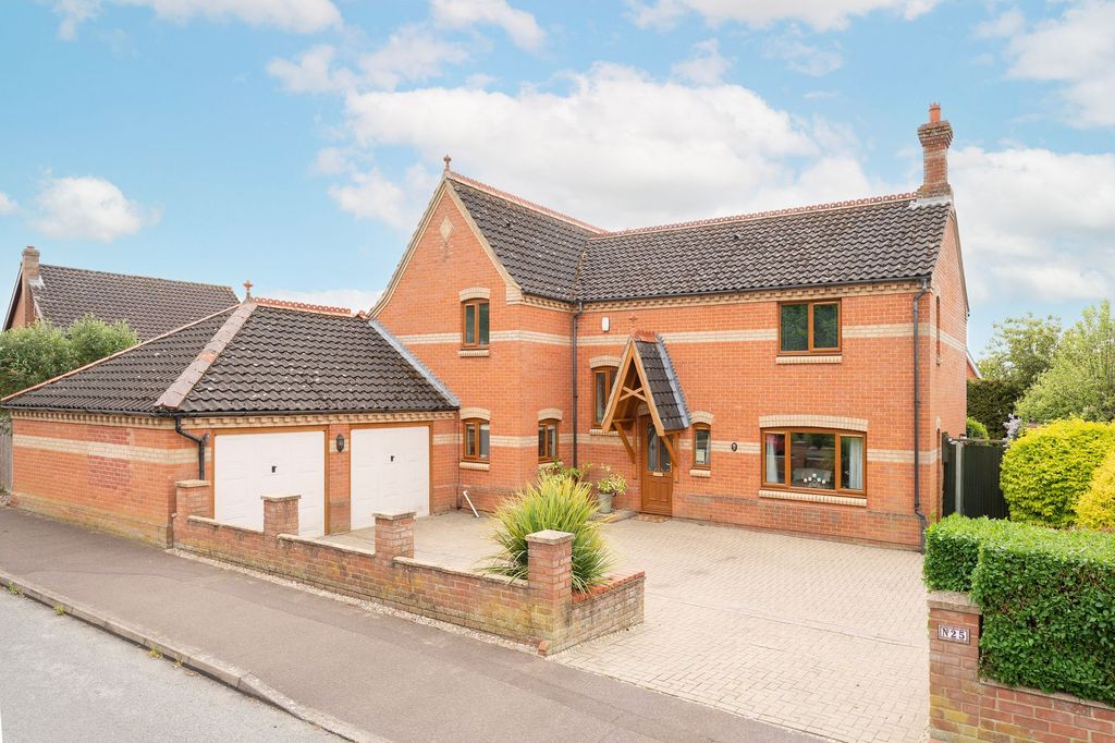 Property photo 1 of 31