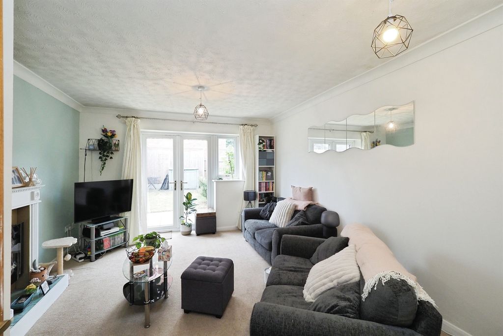 Property photo 2 of 17