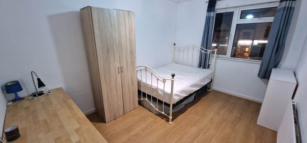 Property photo 3 of 4