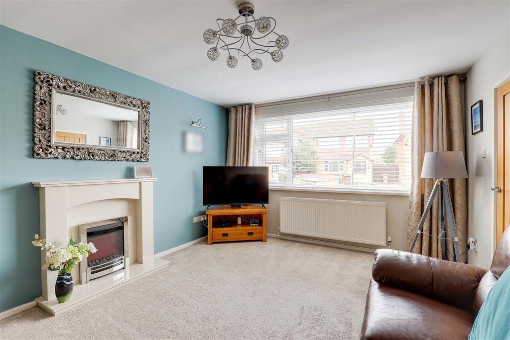 Property photo 2 of 25 4002.Jpg