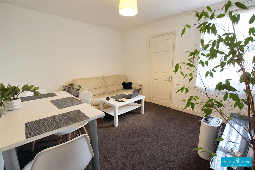 Property photo 2 of 14 Dining Room