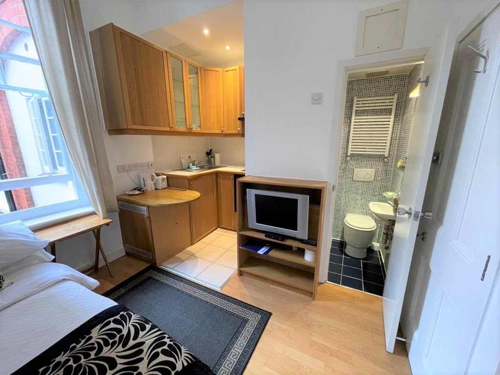 Property photo 1 of 5