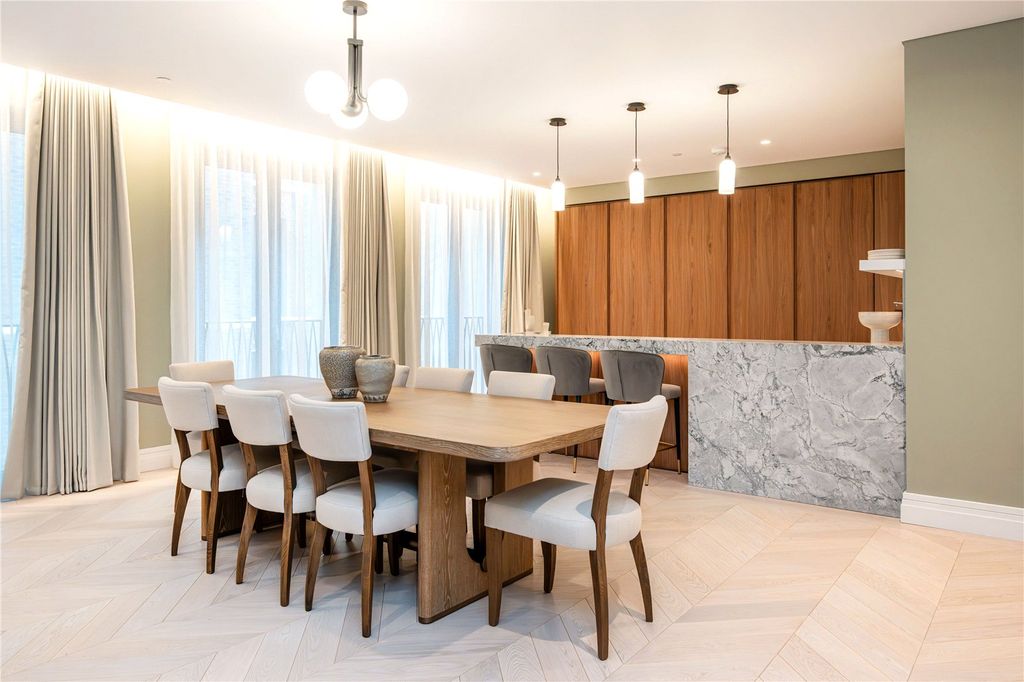 Property photo 3 of 12 Dining Area