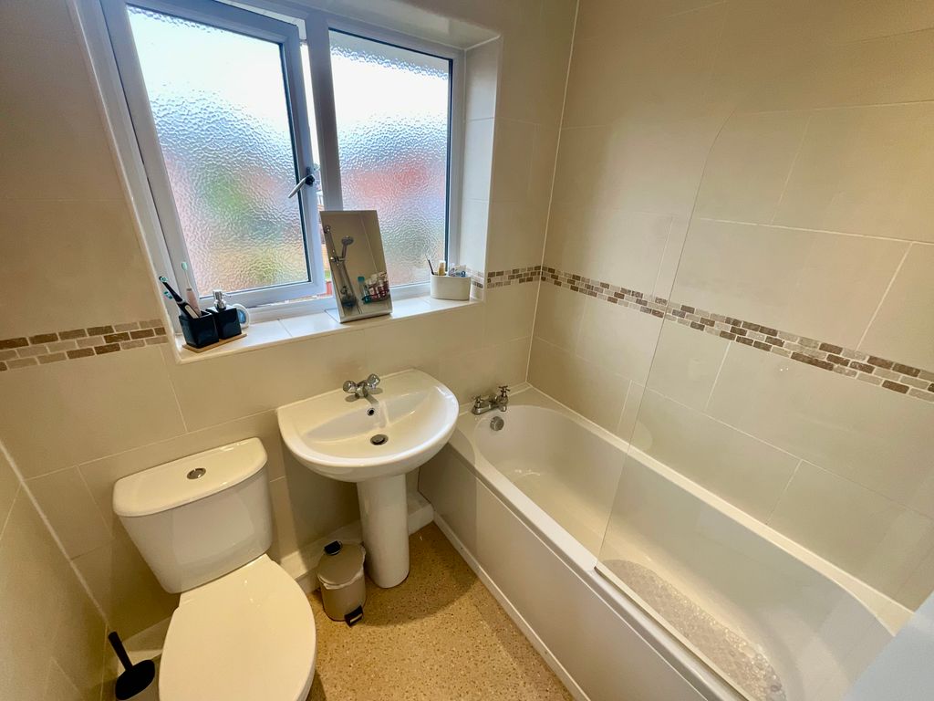 Property photo 3 of 14 Bathroom