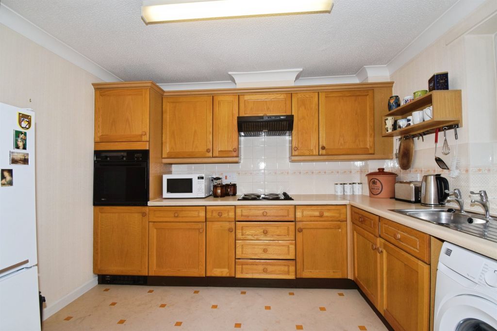 Property photo 2 of 14