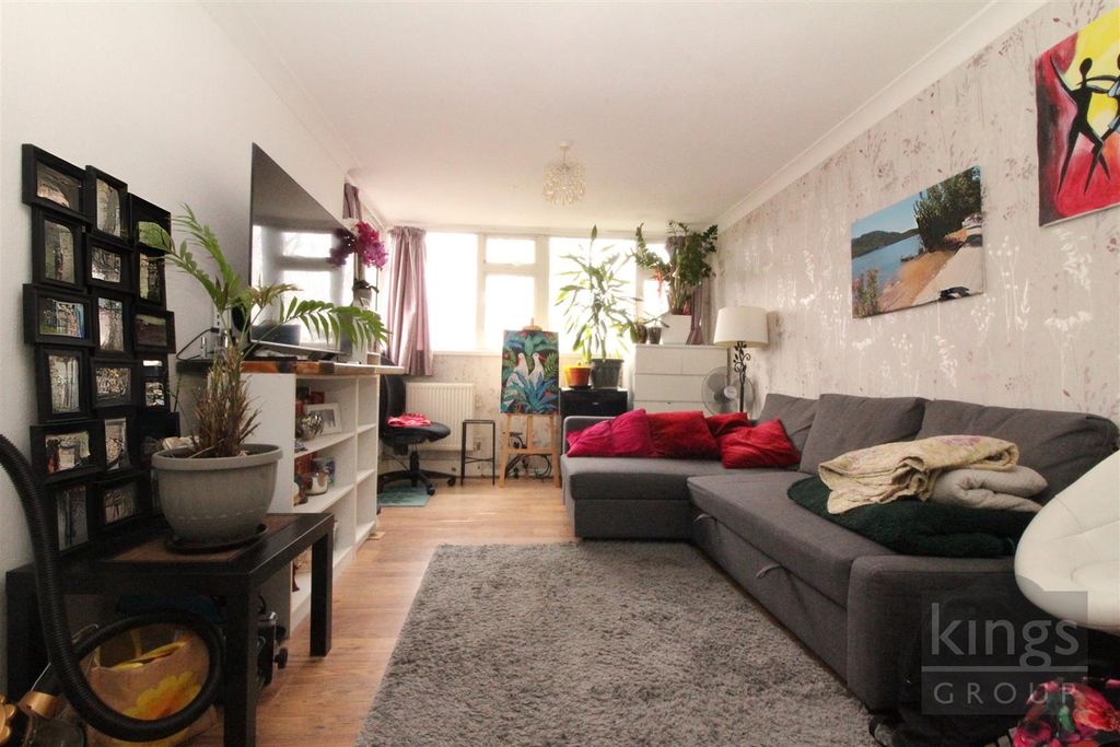 Property photo 2 of 11