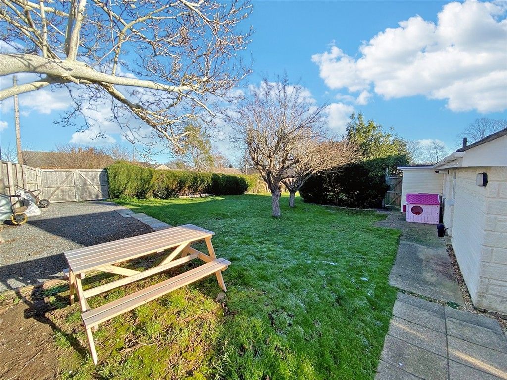 Property photo 2 of 11 Garden (Vendor's Own Photo)