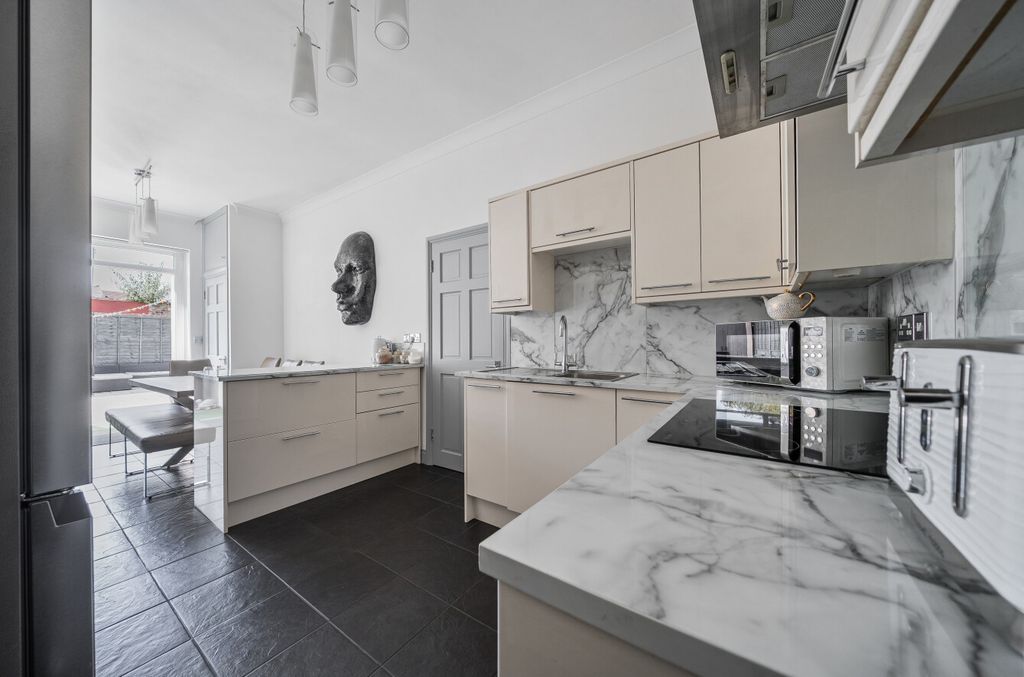 Property photo 3 of 14 1499358-5-6A6A277...