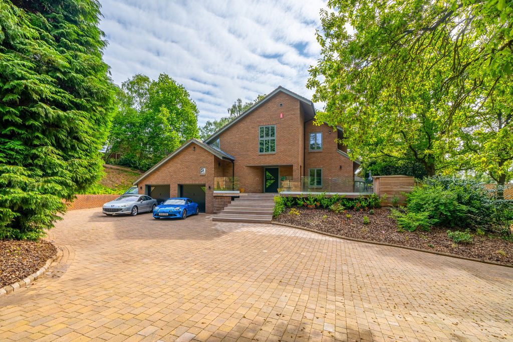 Property photo 1 of 44