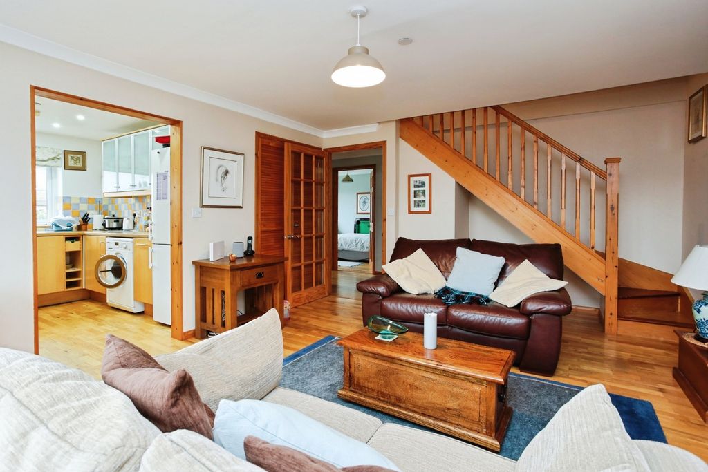 Property photo 2 of 14 Photo